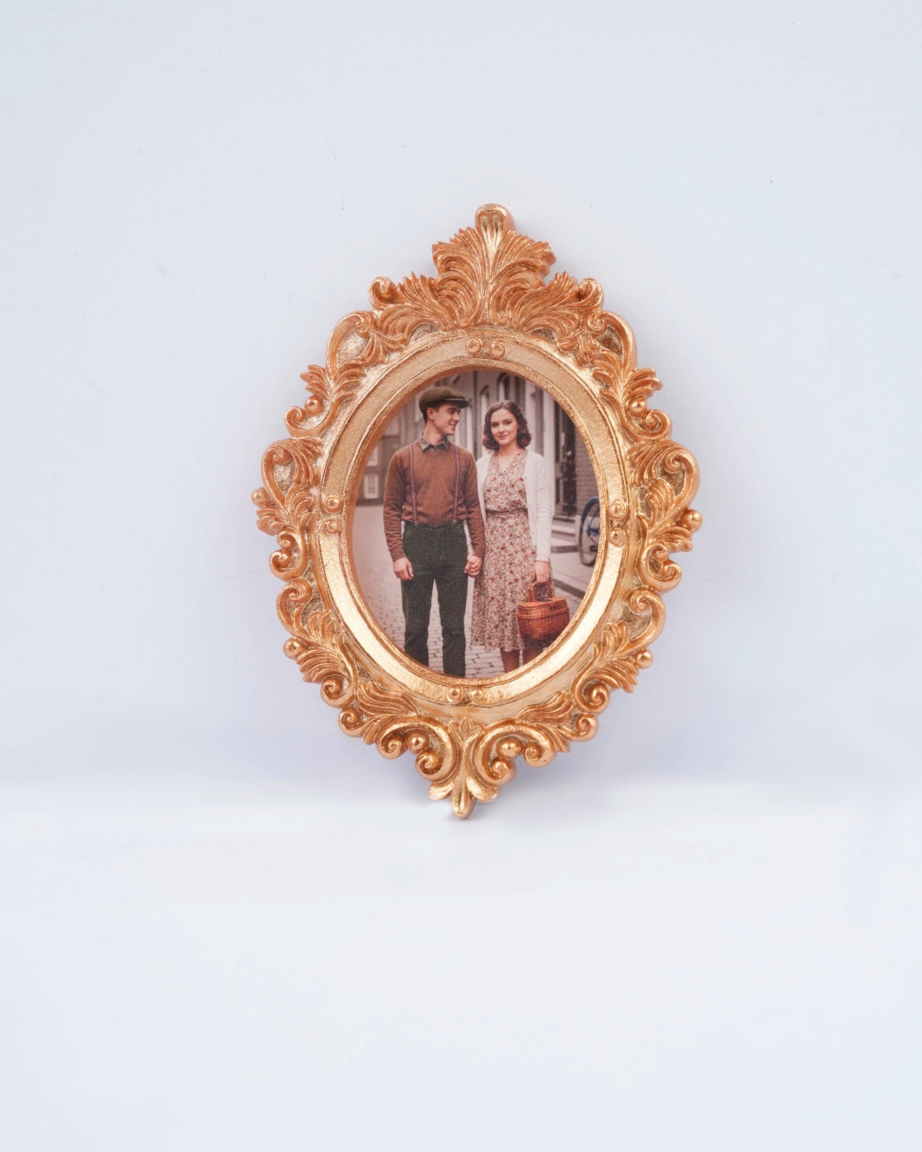 Custom Vintage-Style Photo Frame Magnet